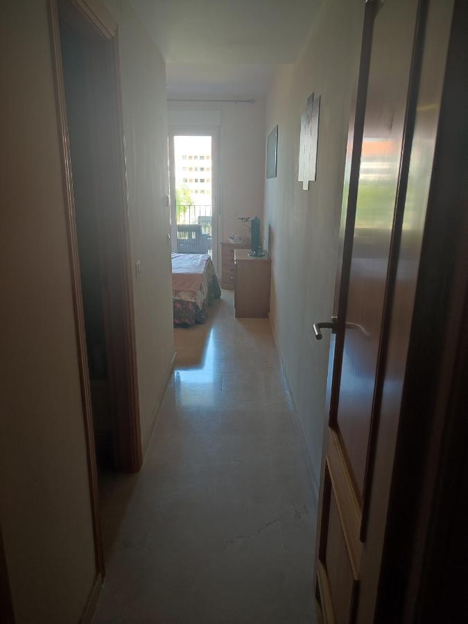 Apartamento Junto A La Playa Zona Tranquila Манилва Екстериор снимка