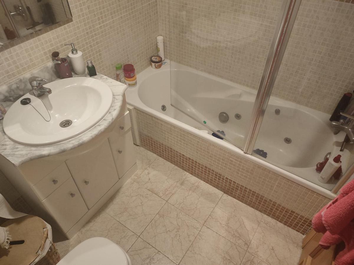 Apartamento Junto A La Playa Zona Tranquila Манилва Екстериор снимка