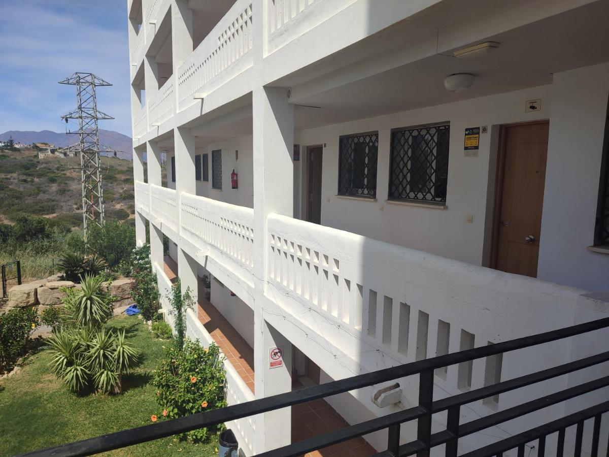 Apartamento Junto A La Playa Zona Tranquila Манилва Екстериор снимка