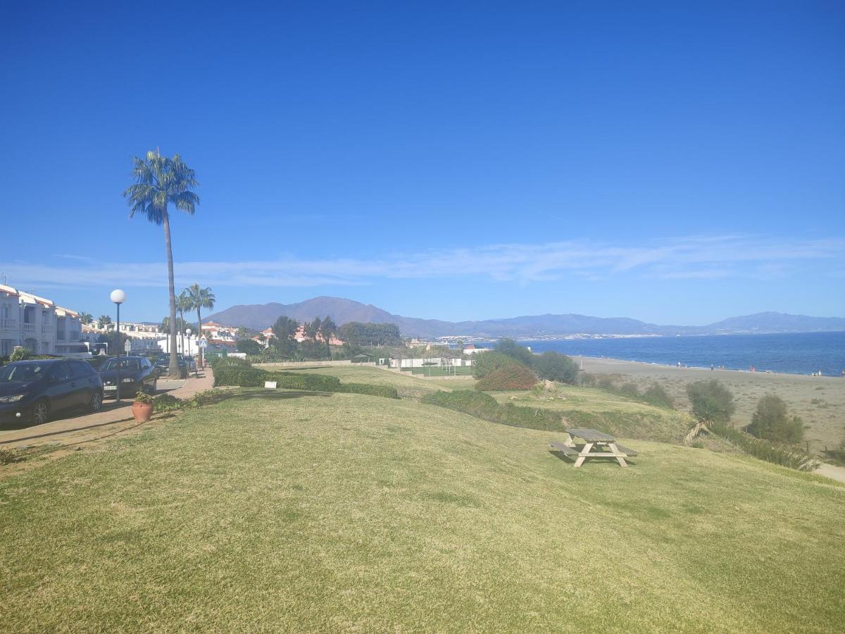 Apartamento Junto A La Playa Zona Tranquila Манилва Екстериор снимка